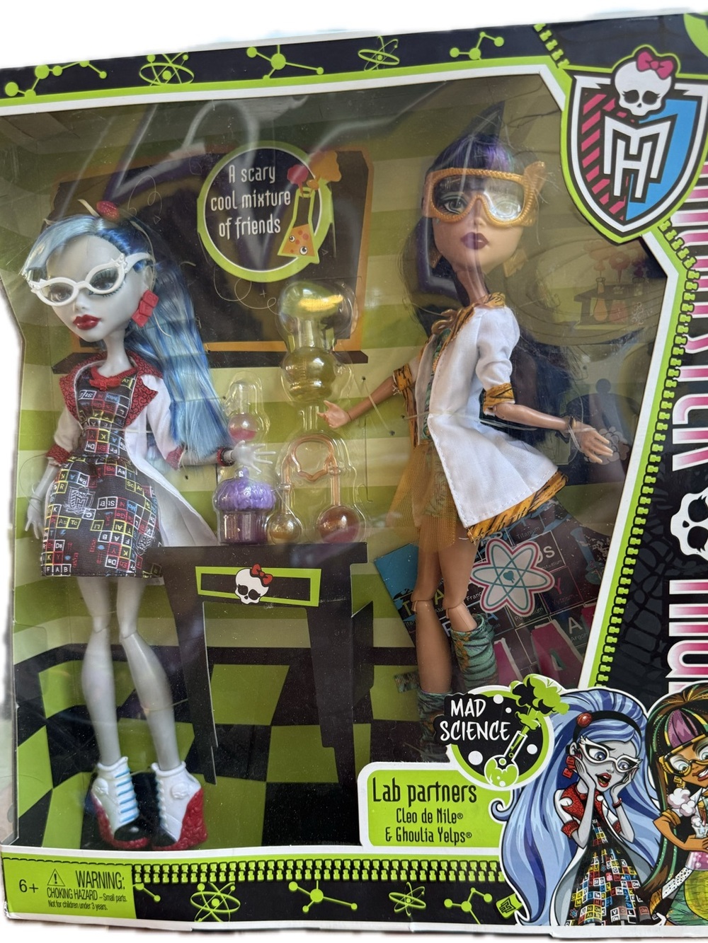 Monster High Mad Science Lab Partners Cleo de Nile Ghoulia Yelps 2-Pack NIB 2012